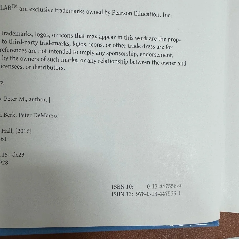 Fundamentals of Corproate Finances Fouth Edition Used.‎ Collage Book.